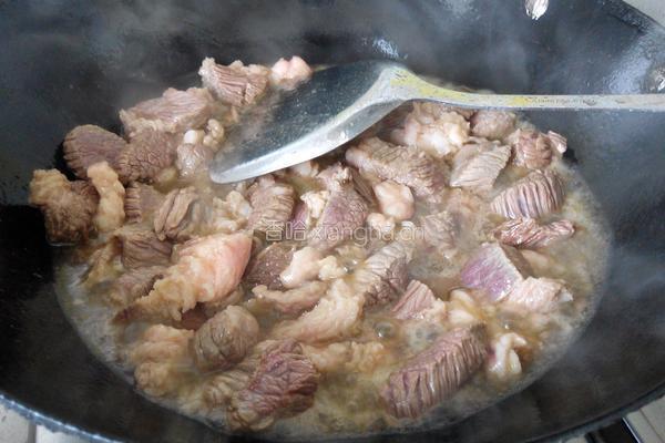 啤酒红烧胡萝卜牛肉的做法图解3