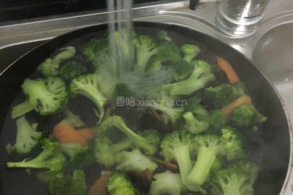 清炒西兰花的做法图解7