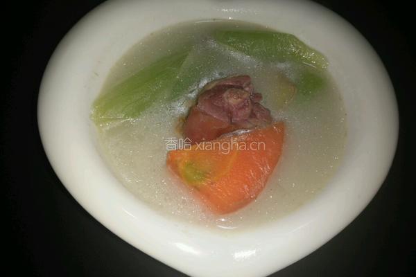 青笋胡萝卜炖腊鸭腿的做法图解10