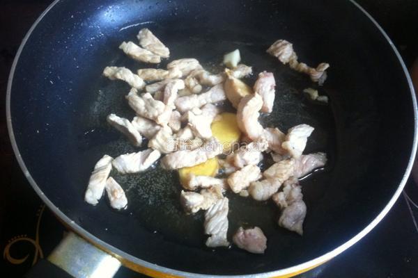 山药瘦肉汤的做法图解2