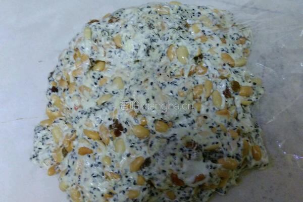 花生芝麻牛轧糖的做法图解6