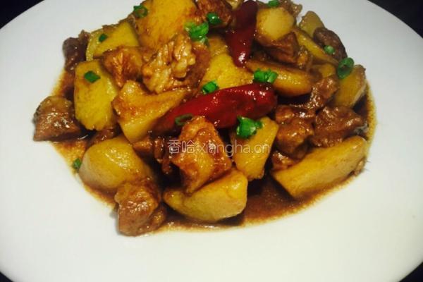 红烧肉炖土豆的做法图解12