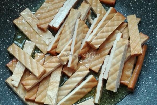 豆腐干炒白萝卜的做法图解5