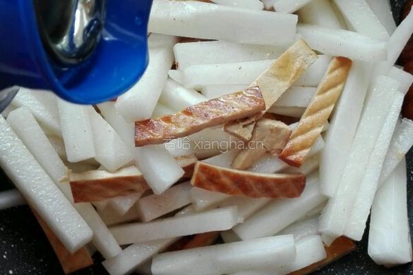 豆腐干炒白萝卜的做法图解8