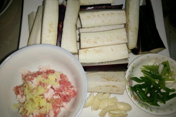 肉末烧茄条的做法图解2