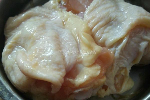 鸡腿拌饭的做法图解1