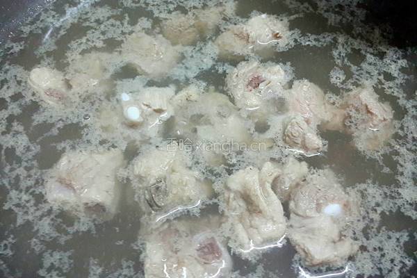 莲藕烧排骨的做法图解2