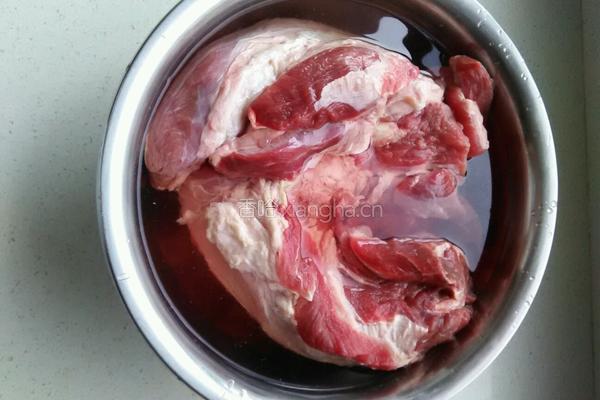 酱牛肉的做法图解1