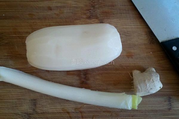 莲藕肉馅水饺的做法图解1