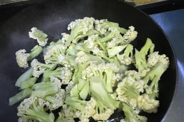 清炒有机花菜的做法图解4