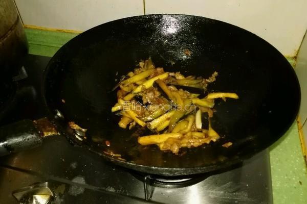 肉丁酱香茄子的做法图解9