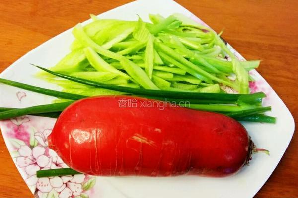 萝卜芥菜丝炒肉的做法图解1