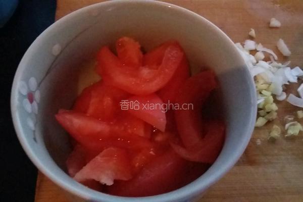 西红柿炒菜花的做法图解1