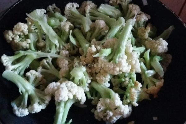 西红柿炒菜花的做法图解3