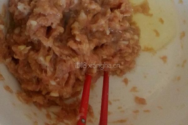 猪肉丸子的做法图解3