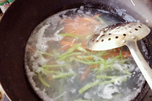 炝拌金针菇的做法图解5