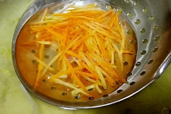 凉拌绿豆芽的做法图解4