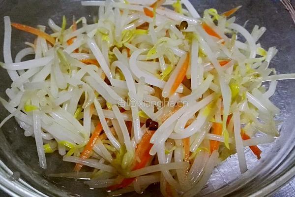 凉拌绿豆芽的做法图解5