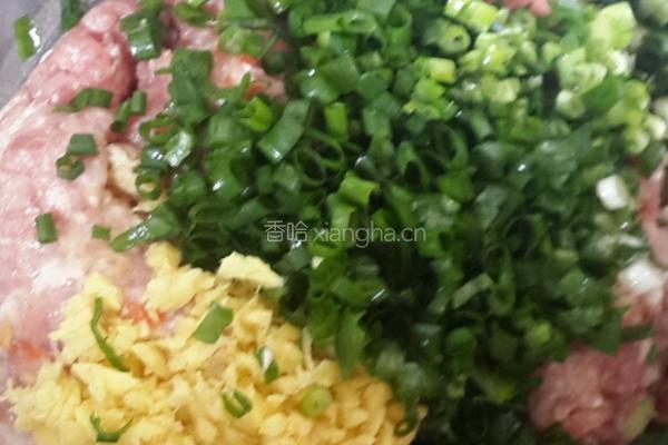 香炸肉丸的做法图解1