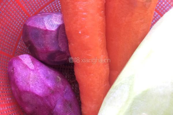 三色水饺的做法图解1