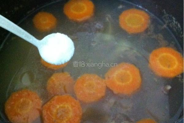山药红萝卜骨头汤的做法图解6