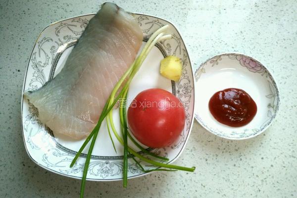 蕃茄鱼片汤的做法图解1