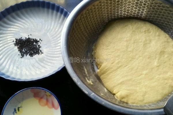 芝麻玉米饼的做法图解2