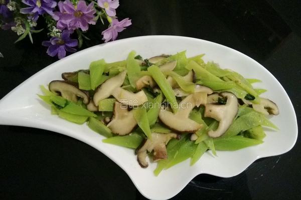 香菇炒莴笋的做法图解5