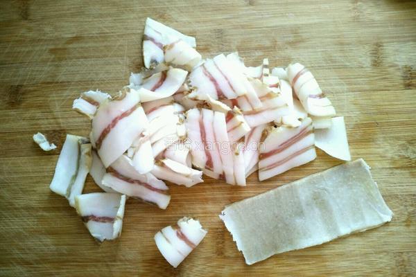 泥蒿炒腊肉的做法图解6