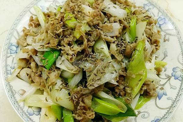 大葱炒羊肉的做法图解3