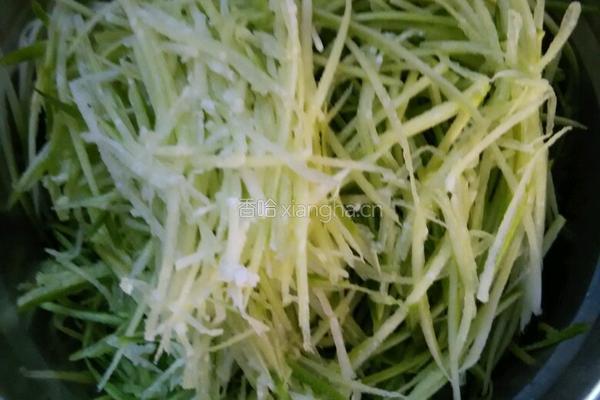 青萝卜猪肉水饺的做法图解2