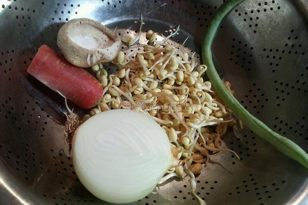 肉沫杂蔬拌宽面的做法图解6