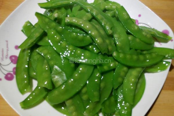 荷兰豆炒腊肠的做法图解5