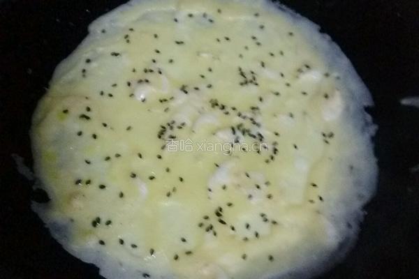 黑芝麻鸡蛋饼的做法图解5