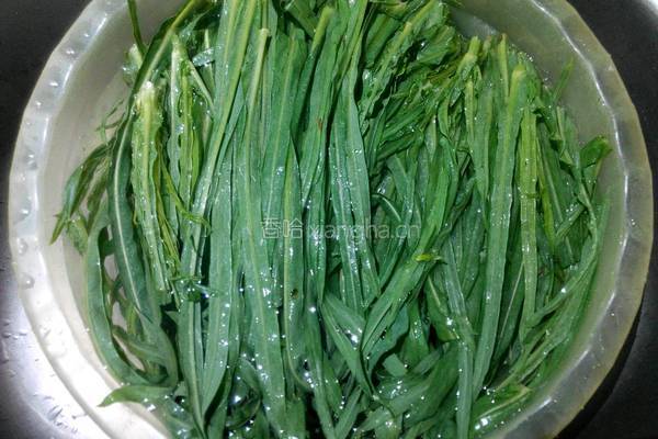 苦麦菜猪肉汤的做法图解3
