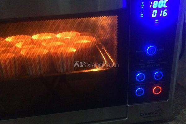 蜂蜜纸杯蛋糕的做法图解12