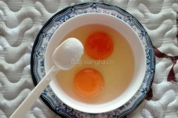 鸡蛋炒玉米的做法图解3