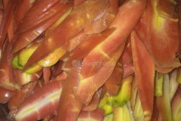 胡萝卜炒肉的做法图解1