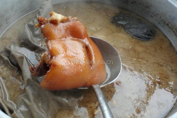 卤猪脚的做法图解5