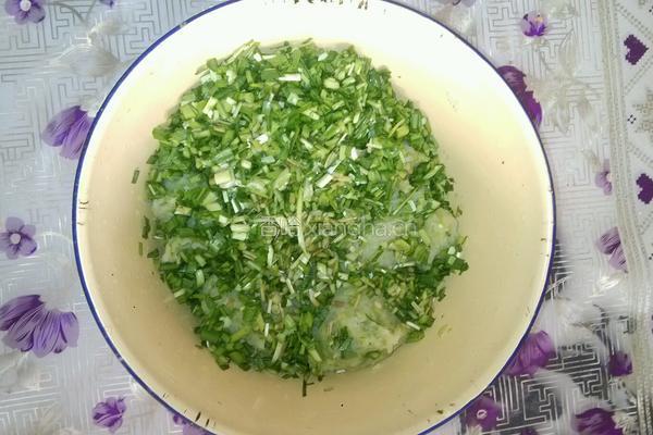萝卜韭菜肉饺子的做法图解2