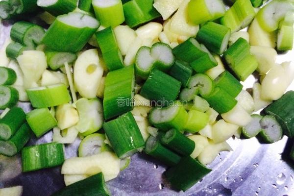 凉拌苤蓝丝的做法图解1