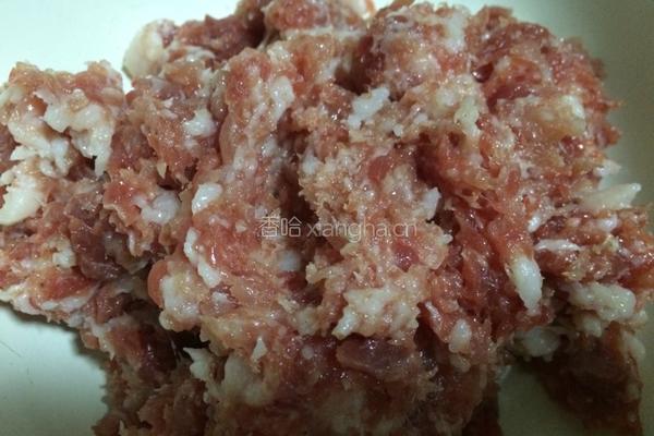荠菜肉沫香干丁的做法图解2