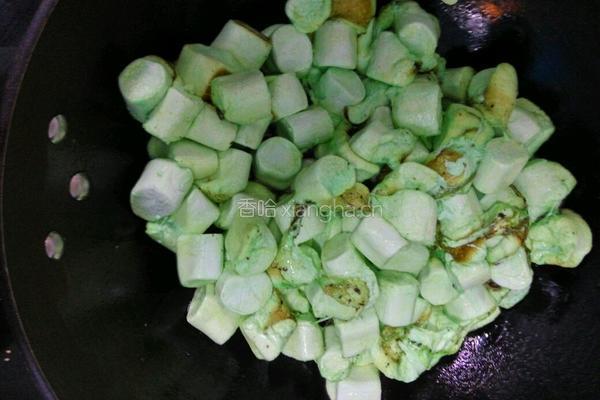 抹茶牛轧糖的做法图解3