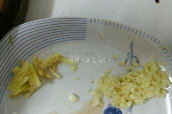 酸梅鸭翅的做法图解1