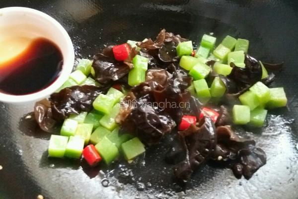 窝笋炒肉丁的做法图解7