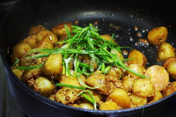 肉沫酱香小土豆的做法图解8