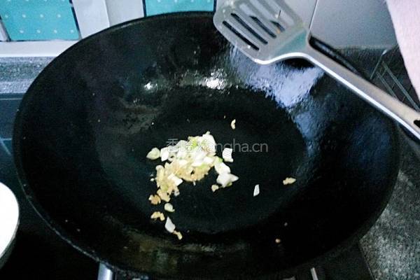 鸡蛋炒黄瓜片的做法图解3