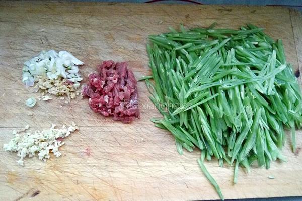 牛肉豆角丝的做法图解2