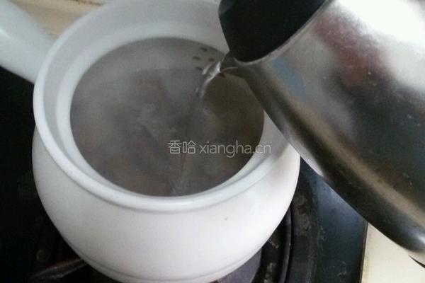 腊排骨萝卜汤的做法图解6