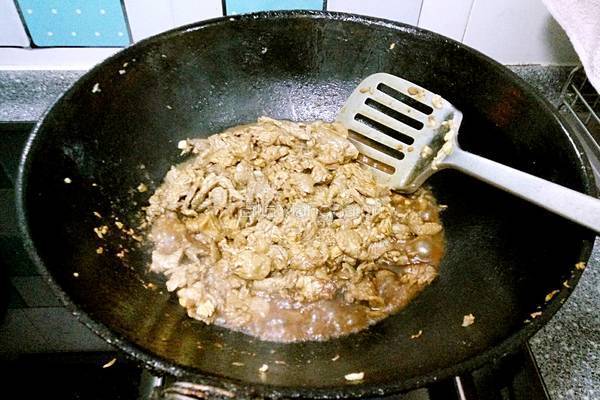 大葱爆牛肉的做法图解5